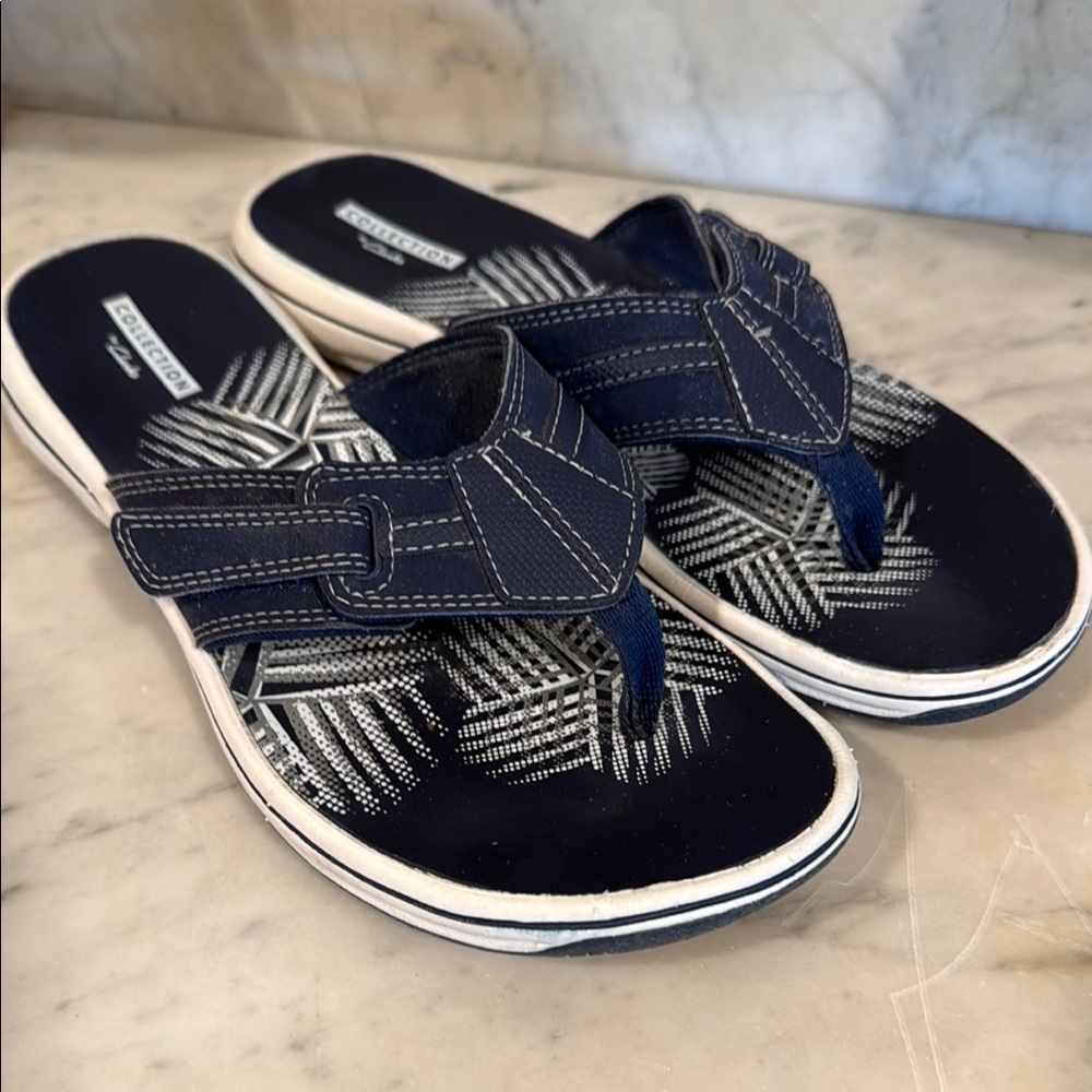 Clarks Navy and White Flip-Flops